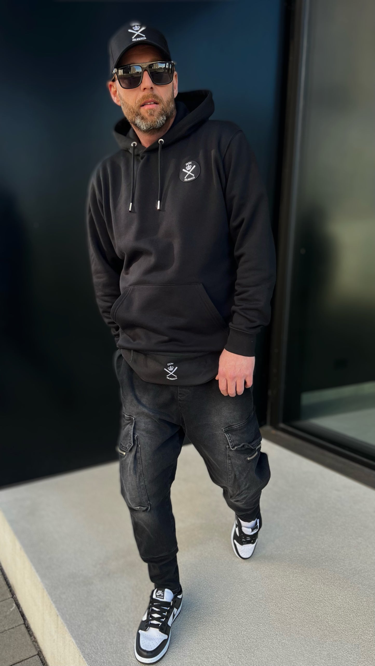 BASIC HOODIE BLACK ON BLACK