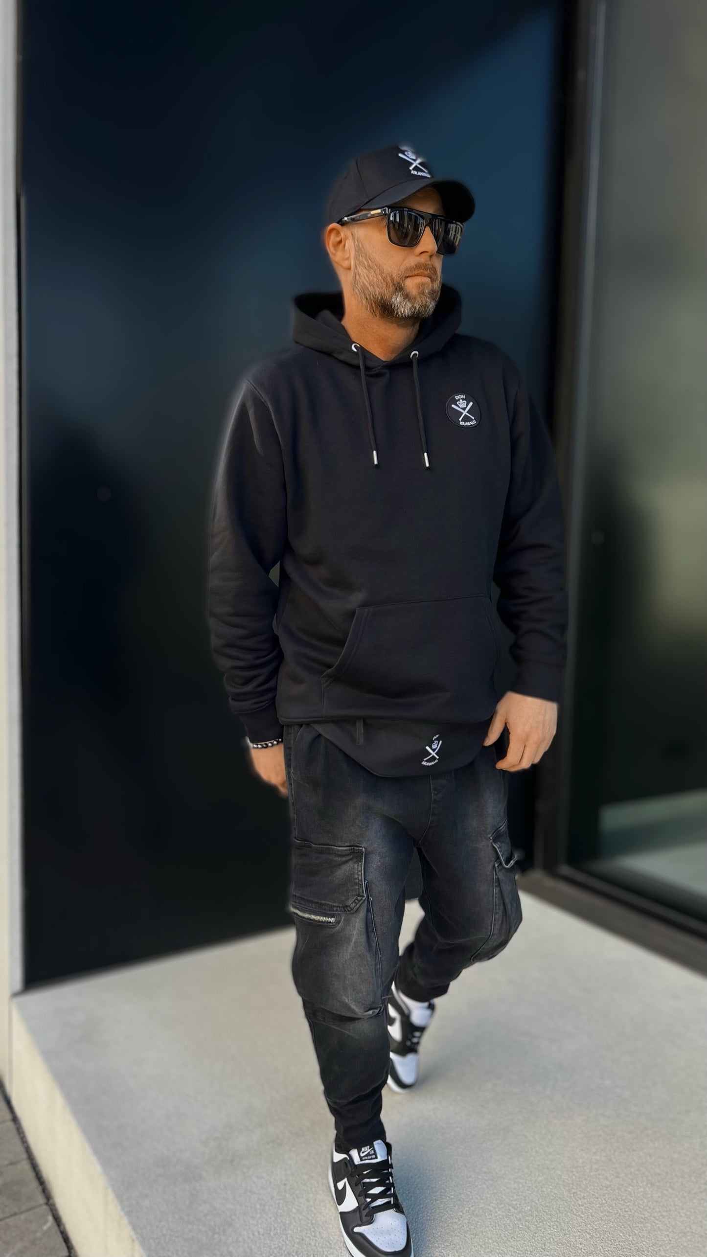 BASIC HOODIE BLACK ON BLACK